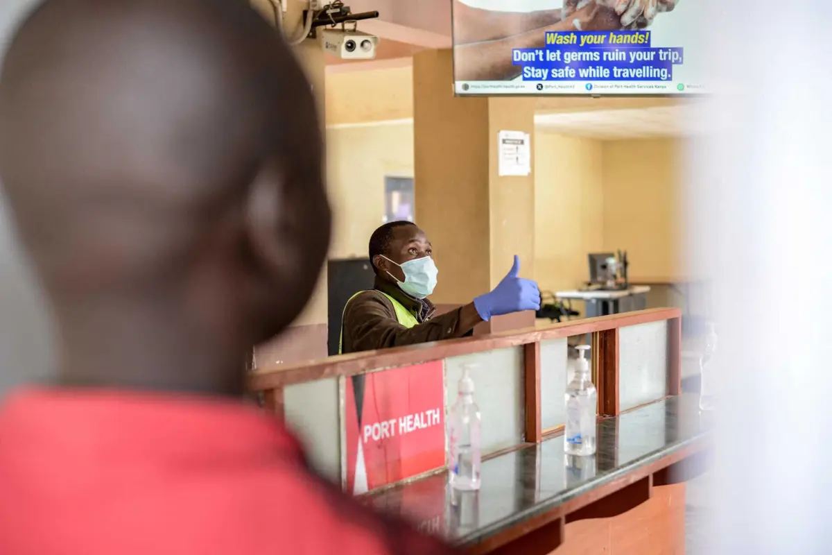 Os centros africanos de prevenção e controlo de doenças estão a trabalhar com os países que se dispuseram a ceder vacinas