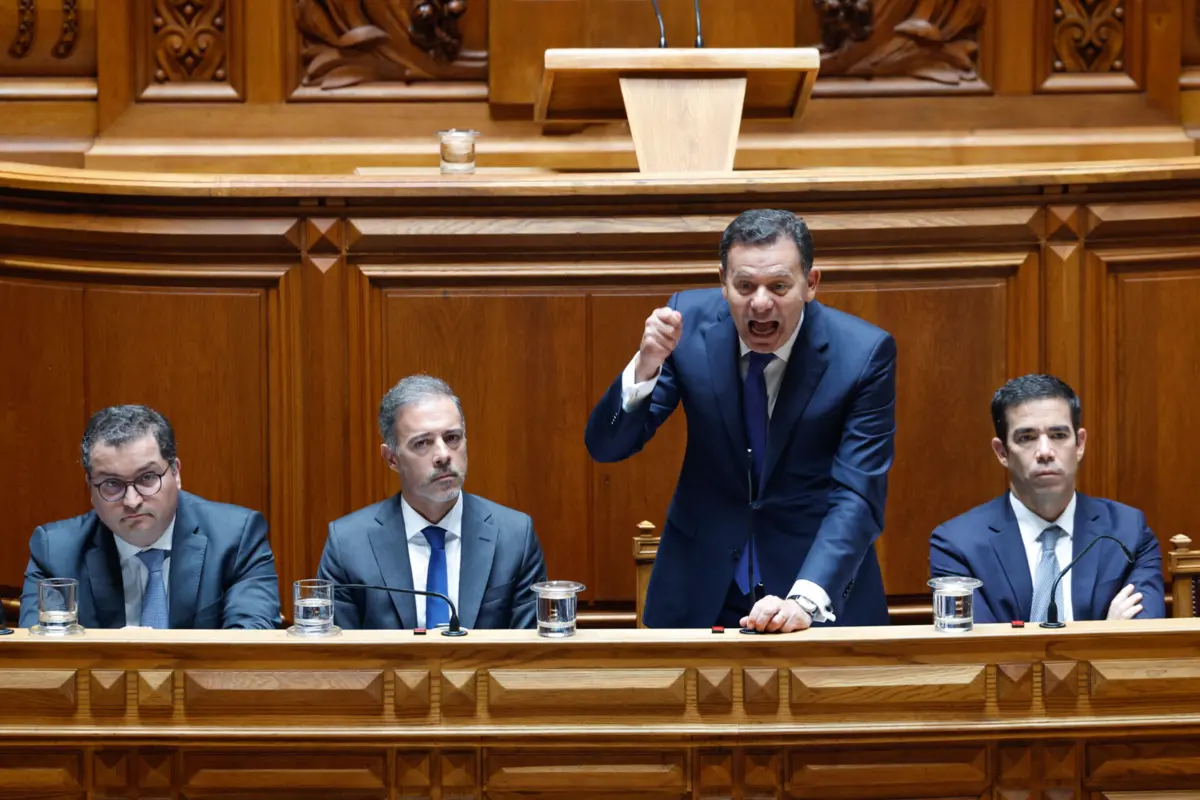 Imagem de contexto do artigo Montenegro recorda geringonça: “Em 2015, PS usurpou Governo que ia na direção certa”