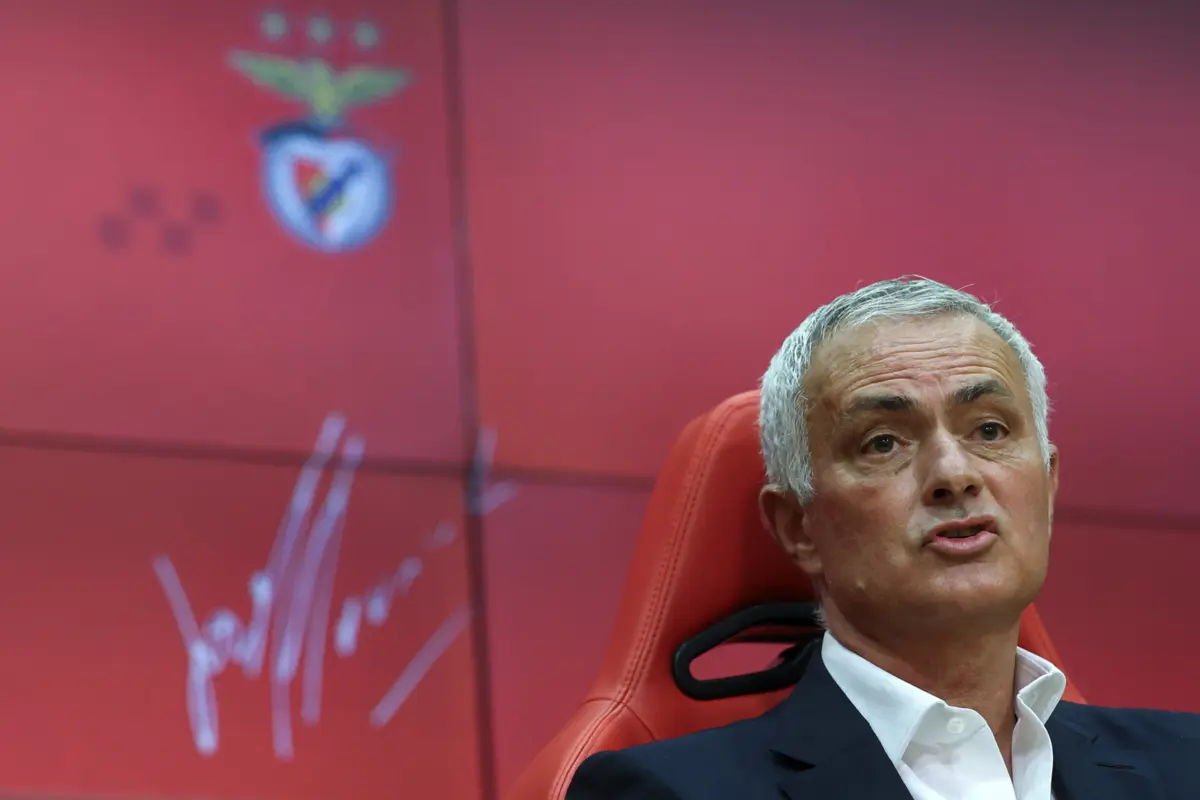 Imagem de contexto do artigo Mourinho garante que plantel "está bem", recusa favoritismos no clássico e espera "começar a ter grandes resultados"