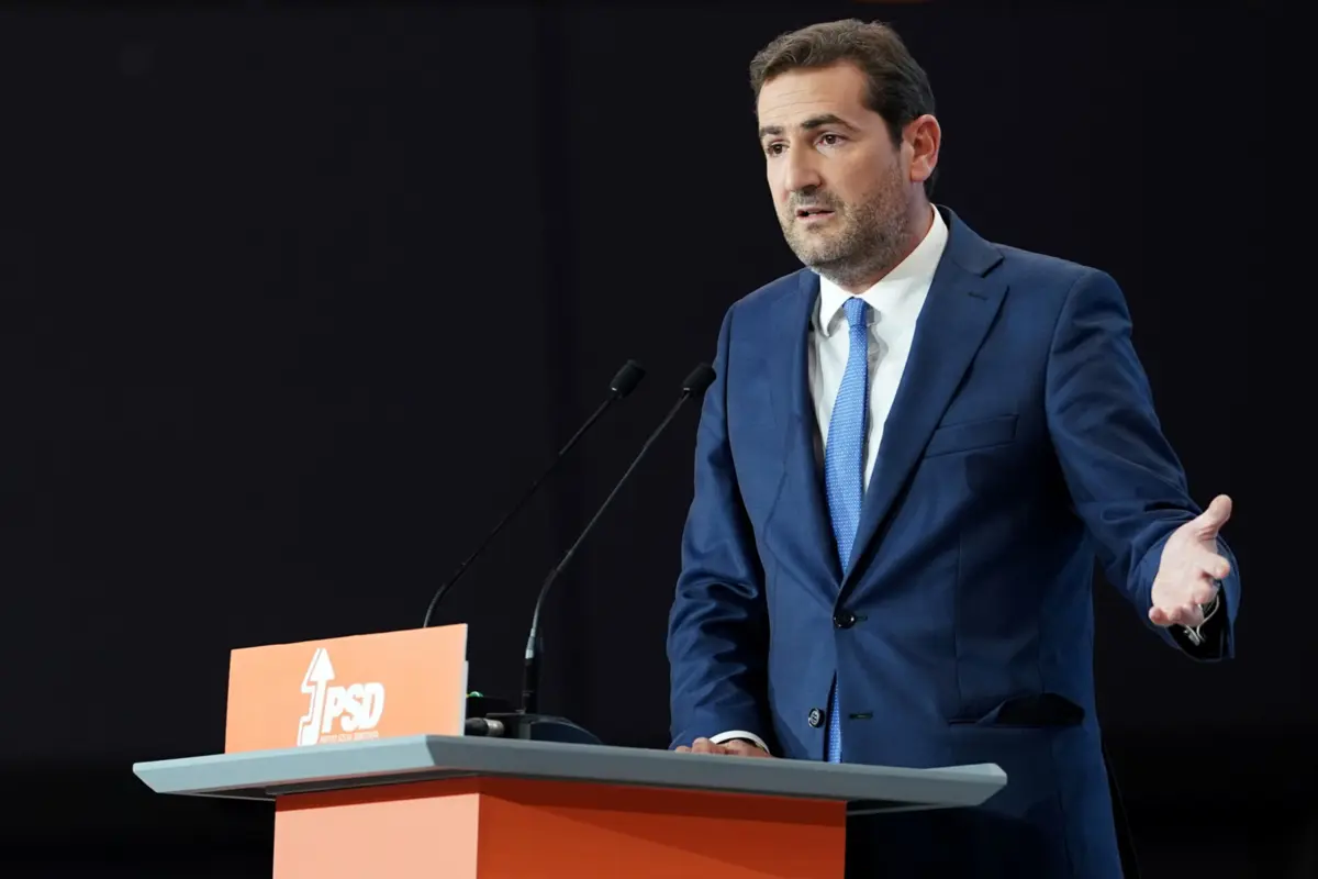 Imagem de contexto do artigo "PS está zangado com os portugueses." Hugo Soares acusa socialistas de serem contra jovens, empresas, classe média e pensionistas