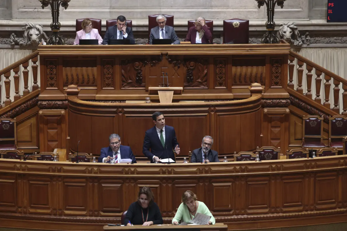 Imagem de contexto do artigo Perda da nacionalidade por crimes graves aprovada em votação final global