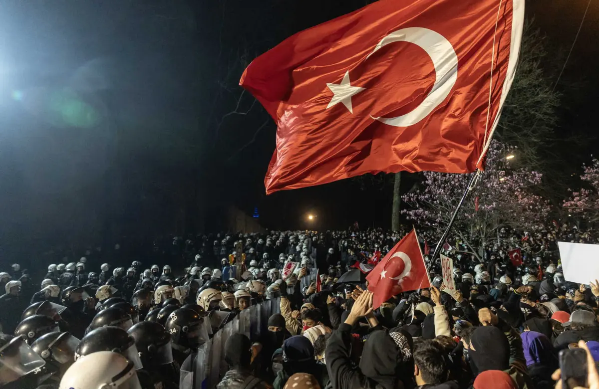 Imagem de contexto do artigo Mais de 40 detidos por "insultos vis" ao Presidente da Turquia durante protesto