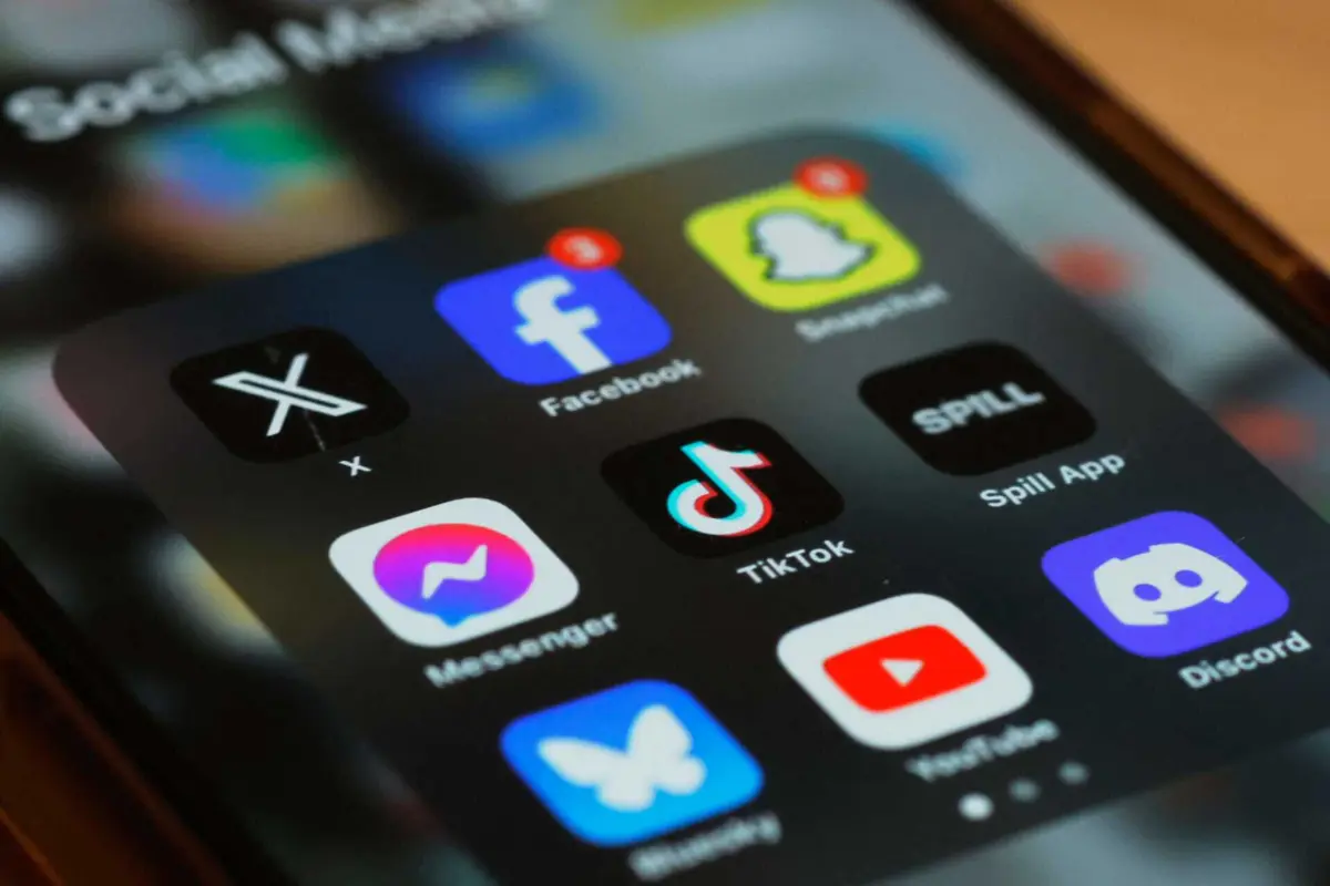 Youtube, Snapchat e Tiktok têm de avaliar e reduzir os riscos decorrentes dos seus sistemas de recomendação