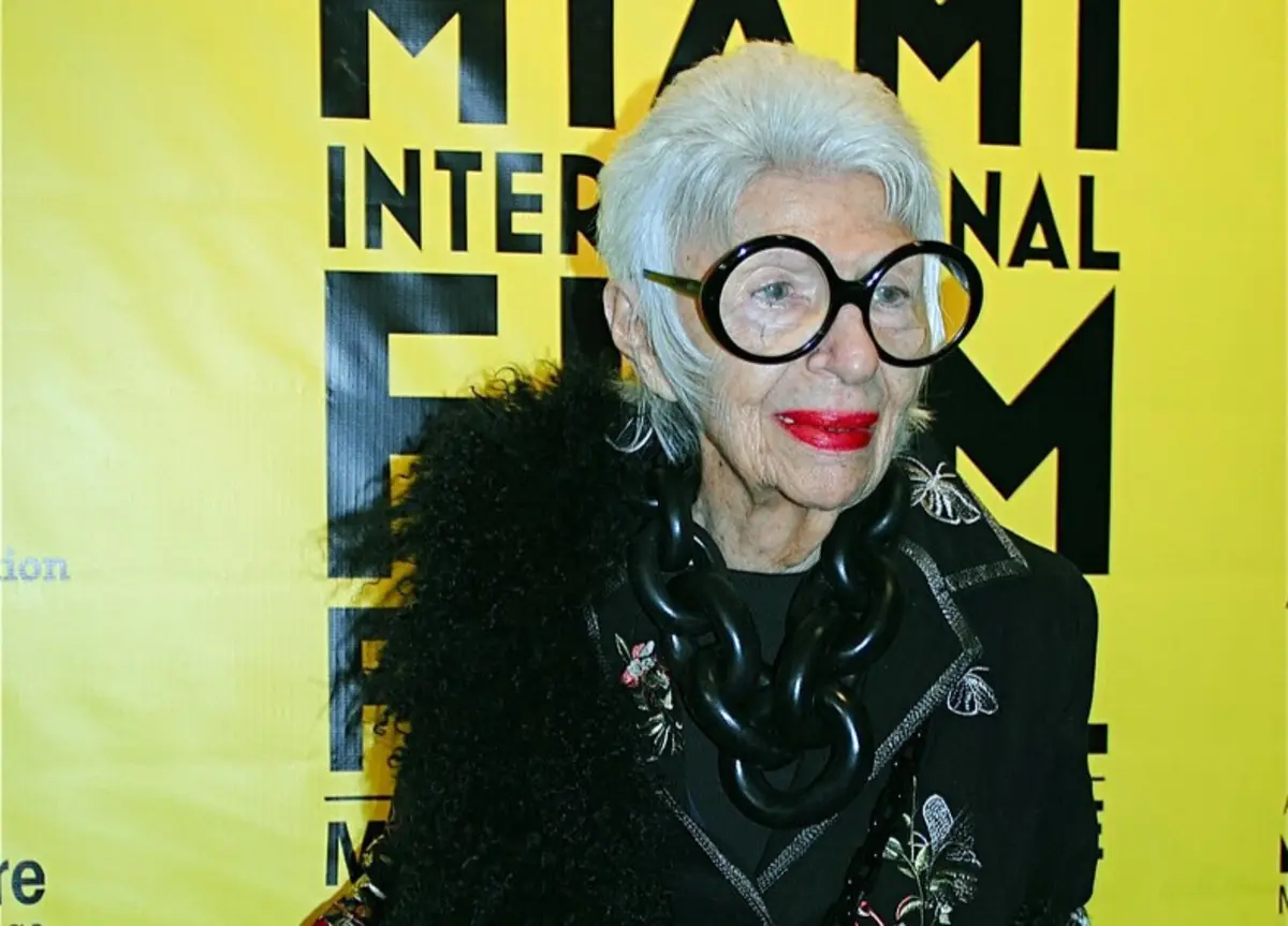Imagem de contexto do artigo Morreu Iris Apfel, ícone da moda