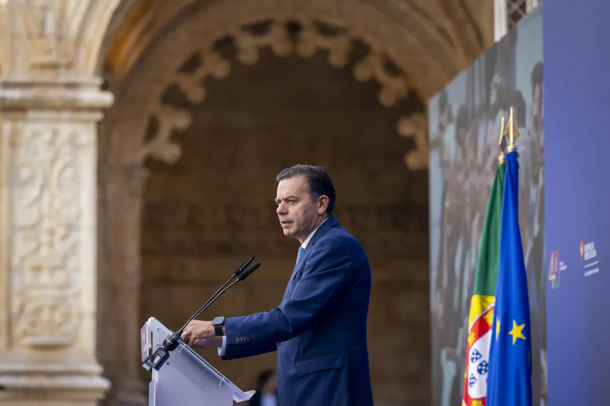 Imagem de contexto do artigo Montenegro afirma liderança do Governo e do PSD como "Sá Carneirista"