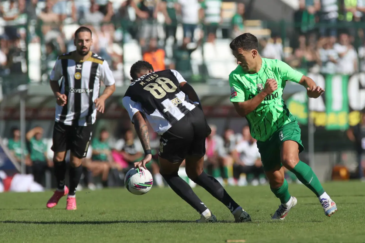 Imagem de contexto do artigo Passeio na Madeira: Sporting goleia Nacional e junta-se ao FC Porto na liderança da Liga. Veja os golos