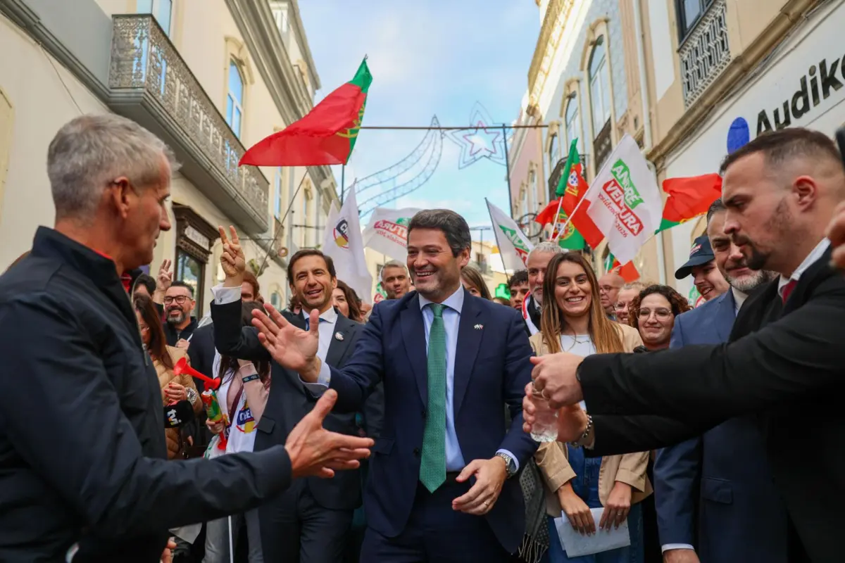 Imagem de contexto do artigo Ventura acusa Montenegro de querer "marioneta" em Belém e de estar com "medo"