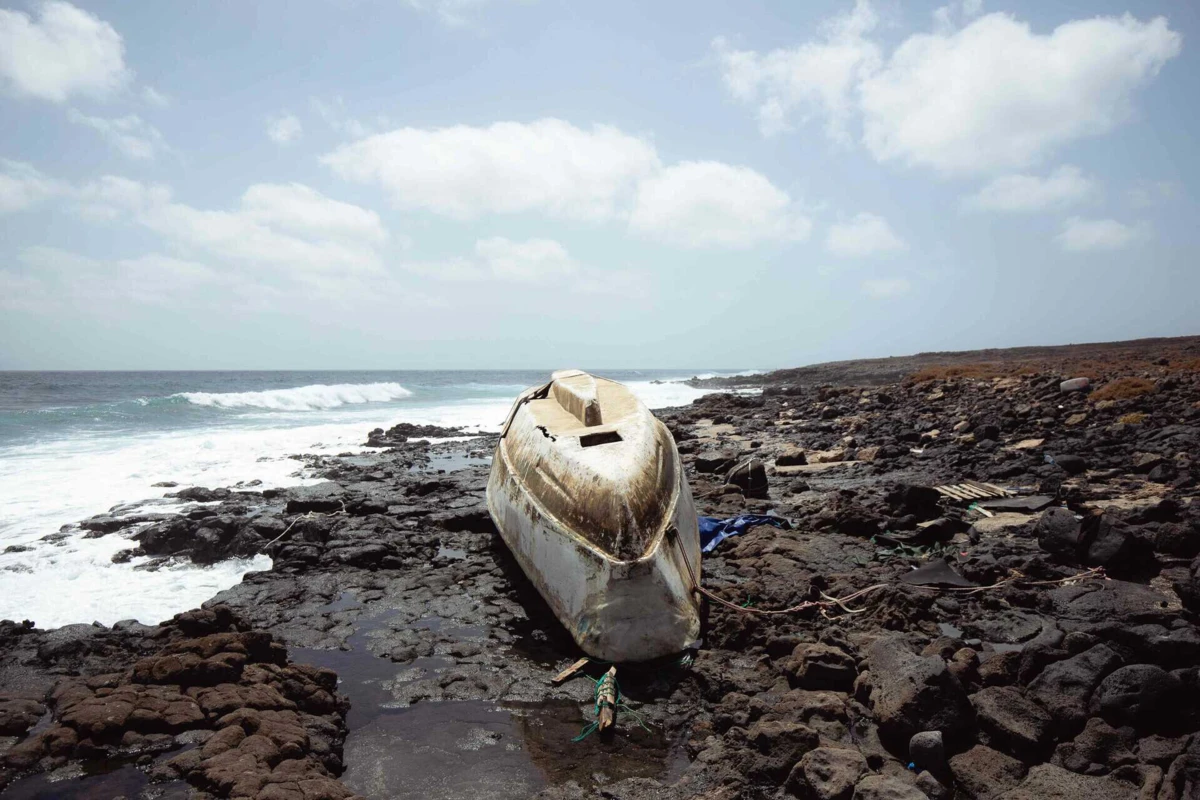 Imagem de contexto do artigo Embarcação com 248 pessoas, incluindo sete bebés, chega às ilhas Canárias