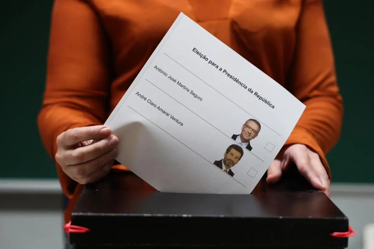 Imagem de contexto do artigo Ventura consegue percentagem acima da AD, mas menos votos do que Montenegro em 2025