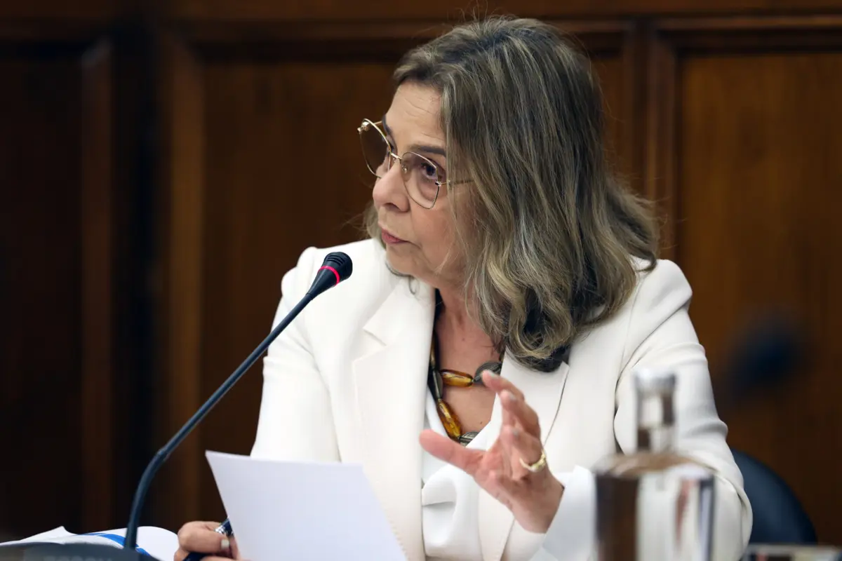 Imagem de contexto do artigo Ministra recusa "tirar ilações políticas" do relatório da IGAS e admite erros: "Não sei por que falhou"