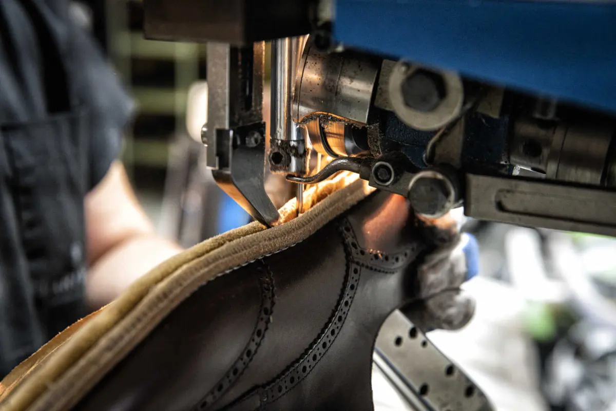 Imagem de contexto do artigo Trabalhadores de fábrica de calçado despedidos exigem documentos para o subsídio de desemprego