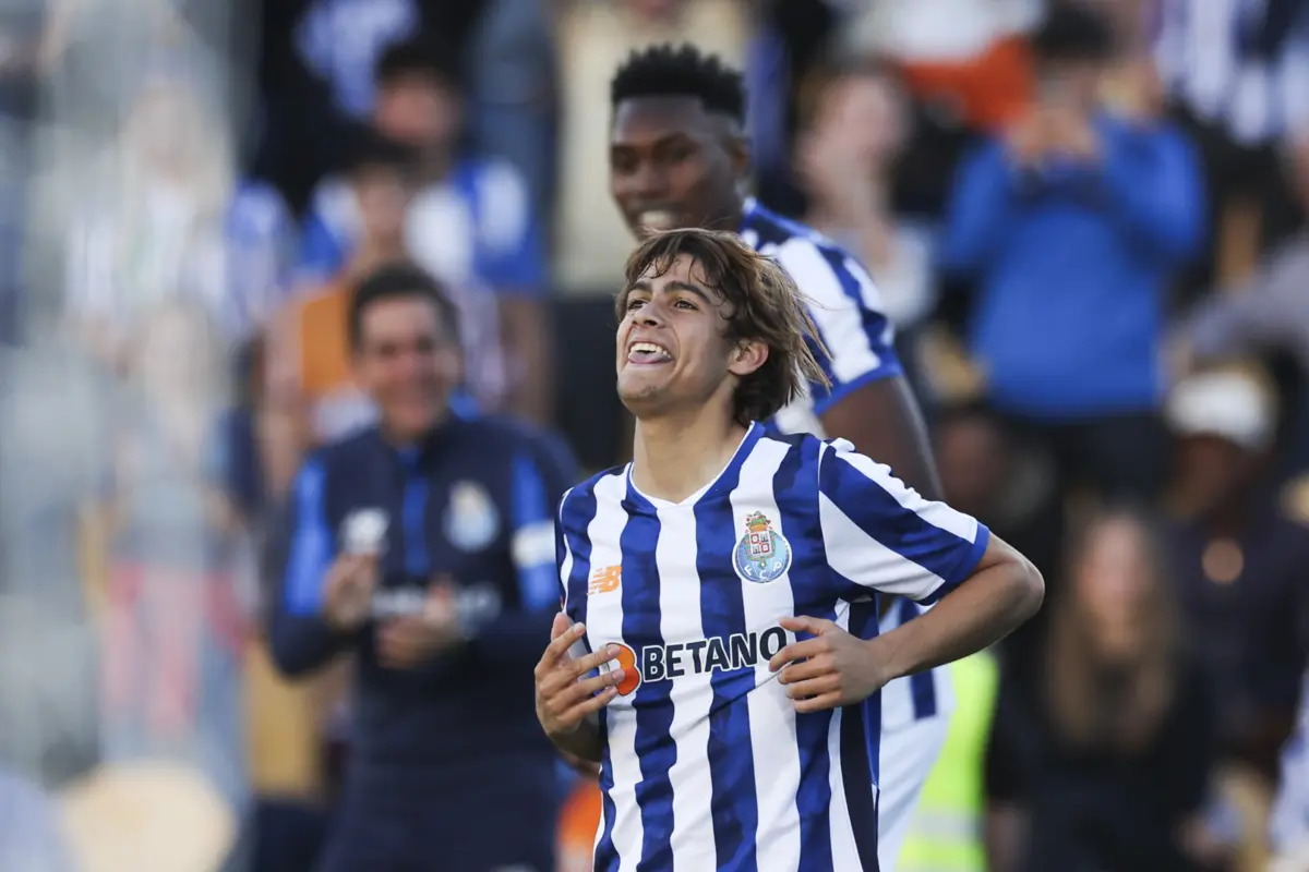 Imagem de contexto do artigo Um golaço para um pequeno génio, uma vitória para o dragão. FC Porto vence Estoril