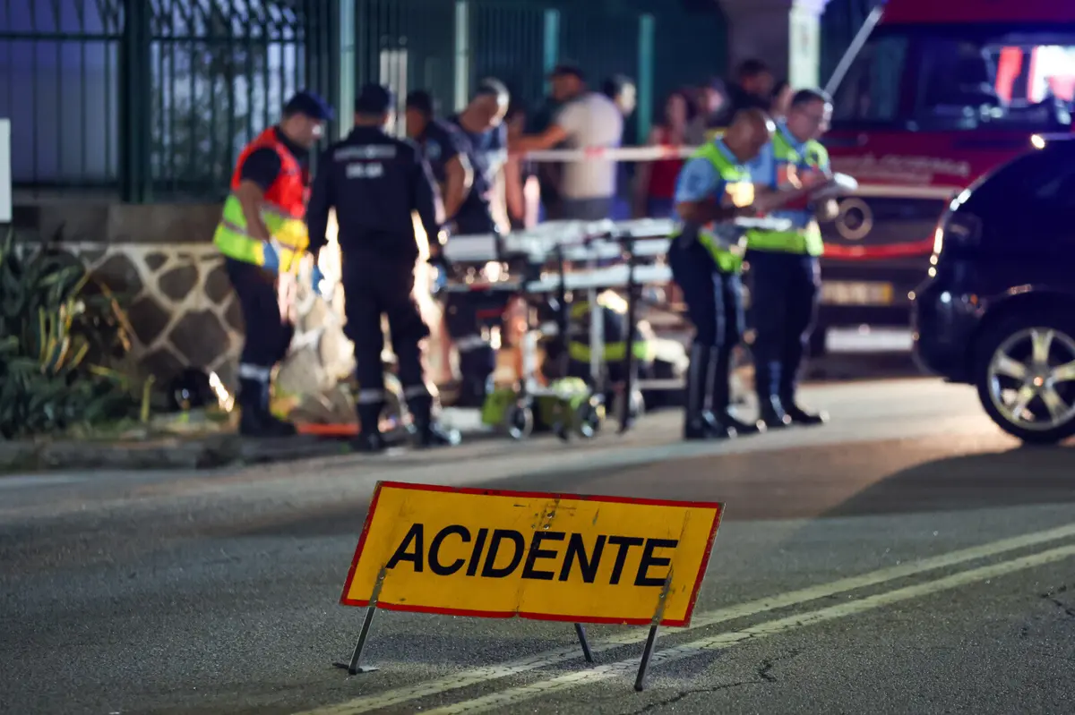 Imagem de contexto do artigo Carro entra em café e provoca seis feridos em Monforte