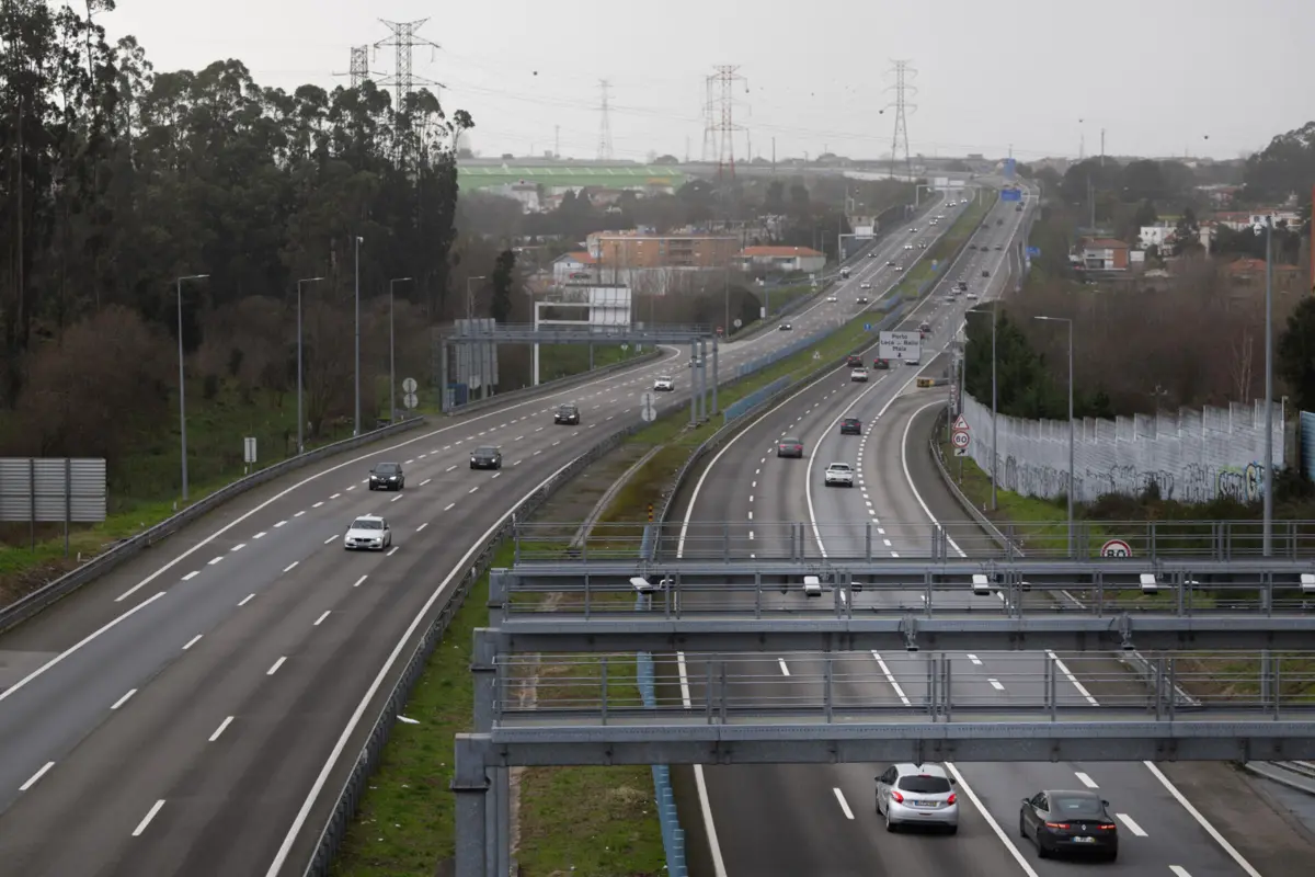 Imagem de contexto do artigo Deslizamento de terras na A5 corta vias em Monsanto