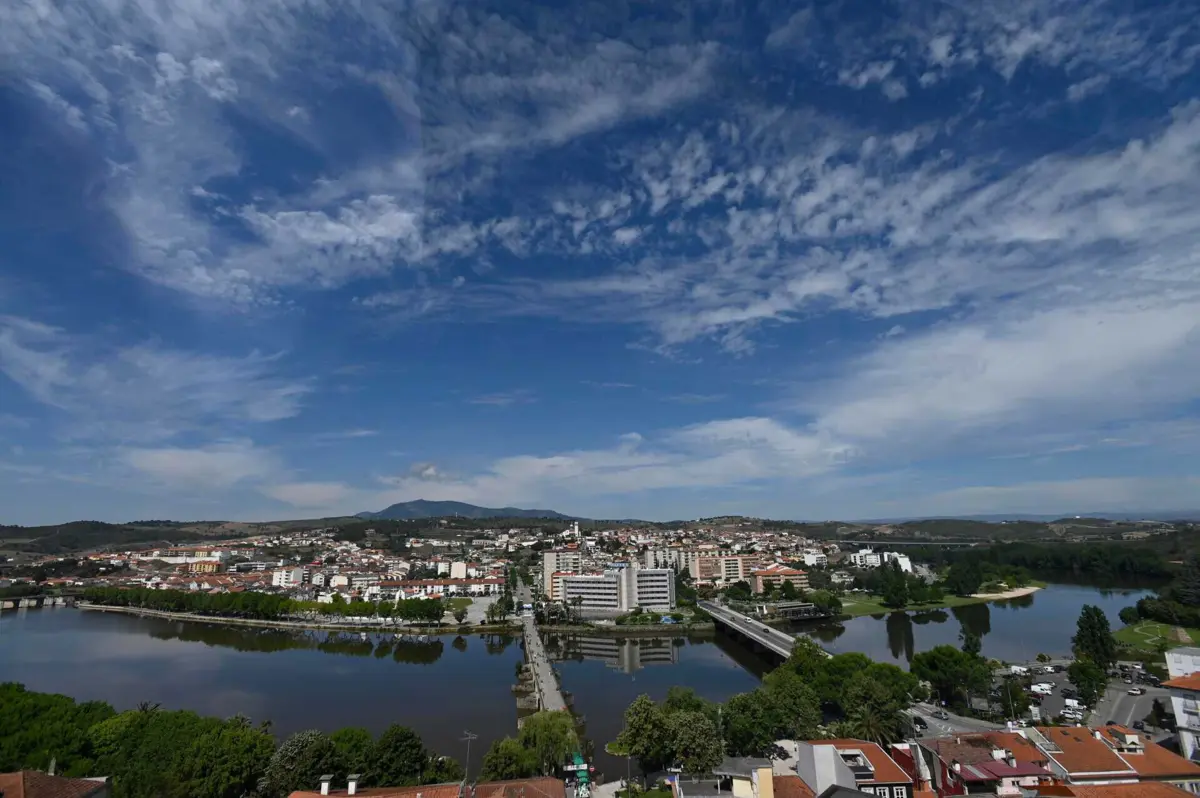 O presidente da CIM-TTM aponta ainda o dedo aos anteriores Governos, que deixaram sempre a região para trás a todos os níveis