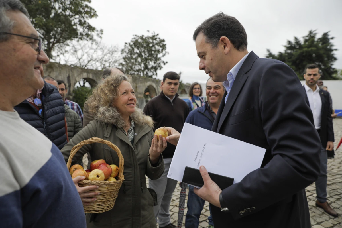 Imagem de contexto do artigo Montenegro saúda "responsabilidade política" e agendará "reunião de trabalho" com Pedro Nuno