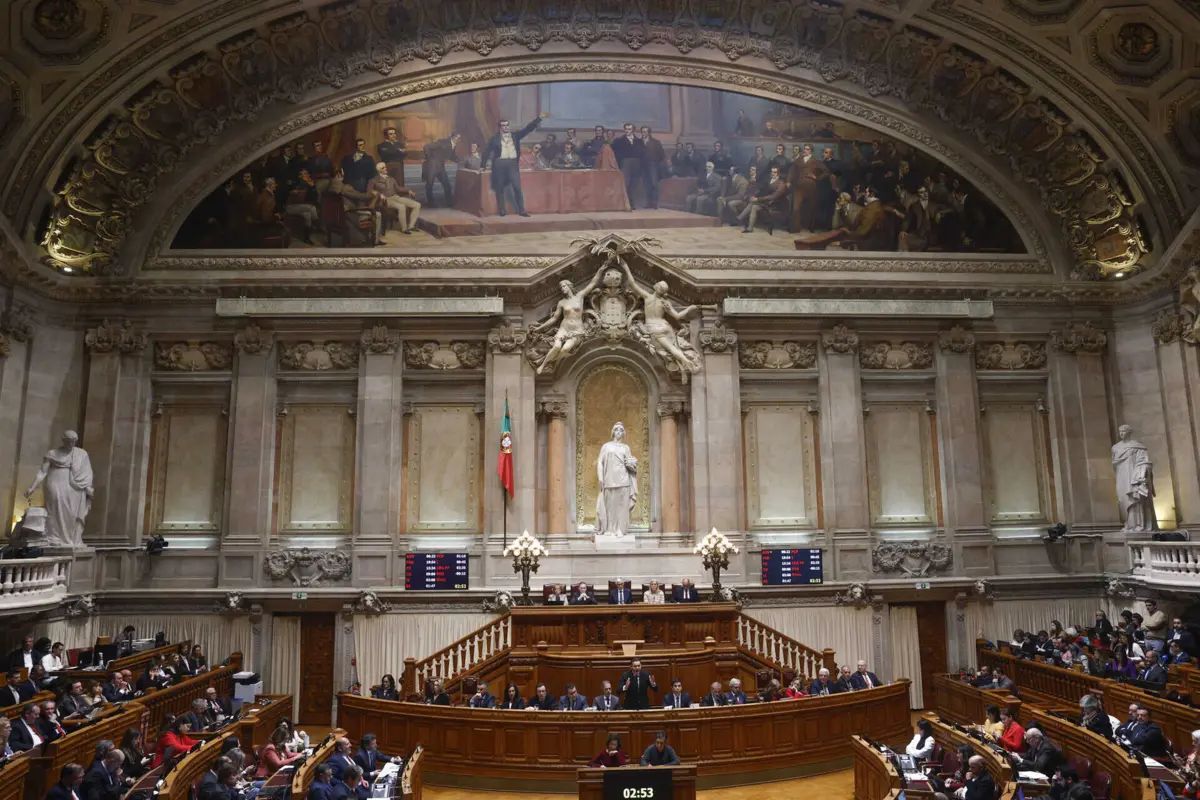 Imagem de contexto do artigo Parlamento analisa mudanças nas regras de acesso, circulação e permanência de pessoas