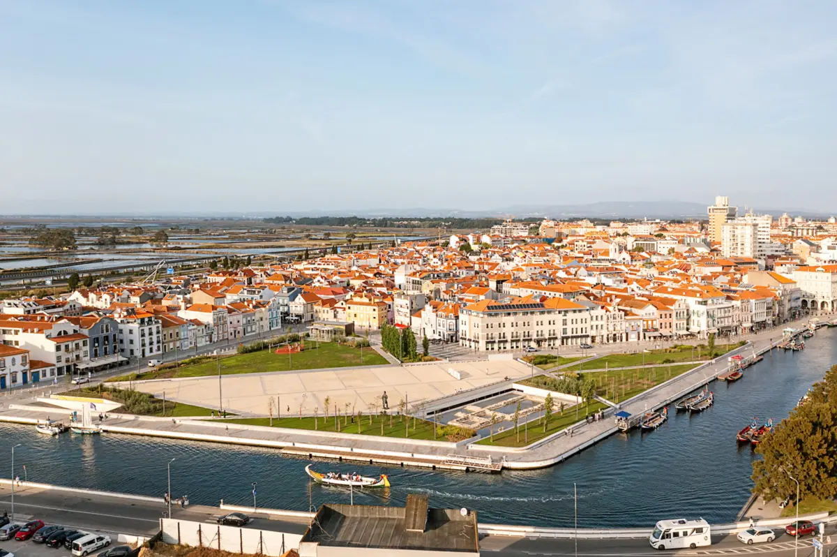 Imagem de contexto do artigo Com ou sem "vertigens", candidatos a Aveiro divergem na construção de hotel de 44 metros e apontam caminhos para a habitação