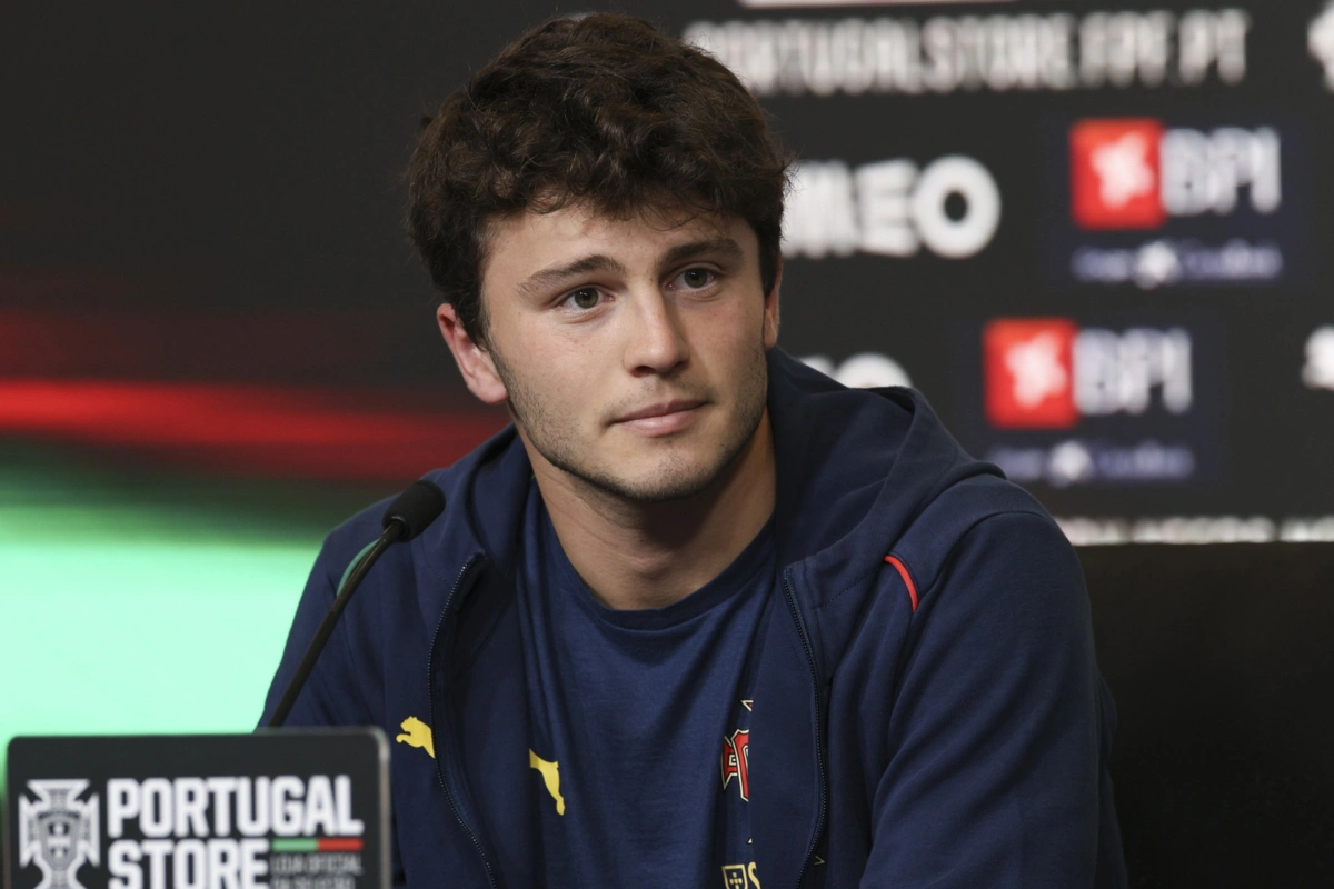 Imagem de contexto do artigo "Sinto-me em forma, sinto-me a 100%." João Neves promete "dar o melhor" frente à Irlanda