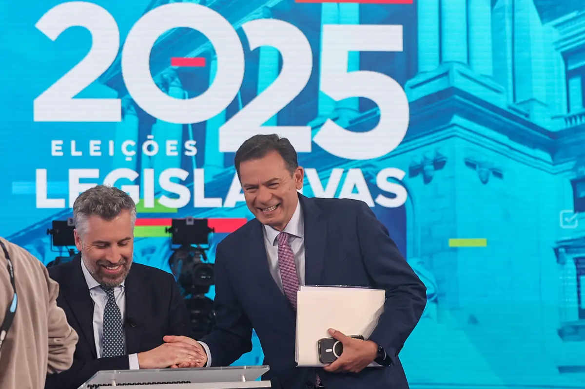 Imagem de contexto do artigo Sondagem diária: AD e PS entram na última semana a cair. IL e Chega recuperam