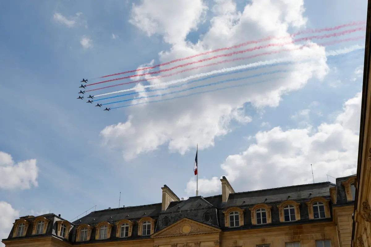Imagem de contexto do artigo Paris assinala 80 anos do Dia da Vitória com cerimónias na avenida dos Campos Elísios