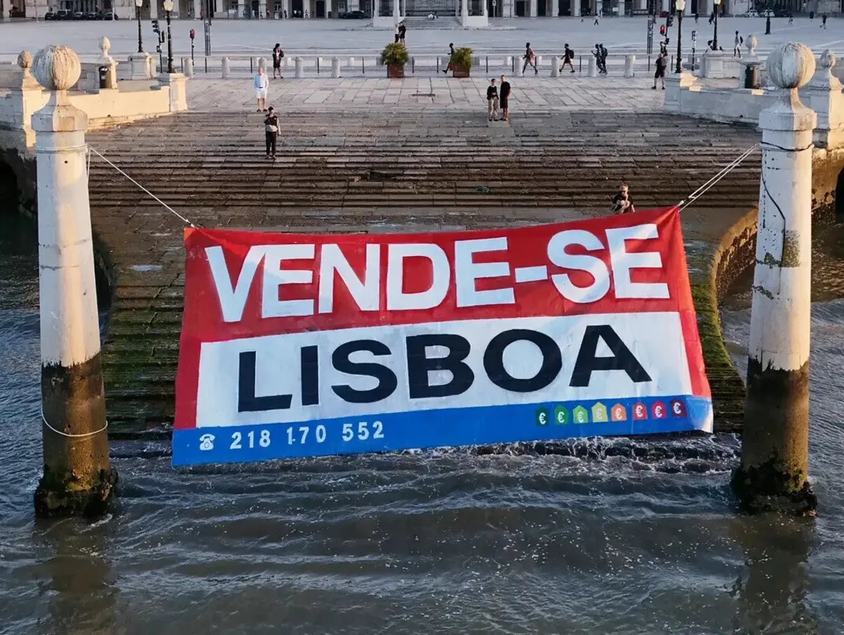 Imagem de contexto do artigo Bordalo II põe Lisboa à venda: "Oportunidade de sonho numa cidade onde a maioria nem pode sonhar em viver"