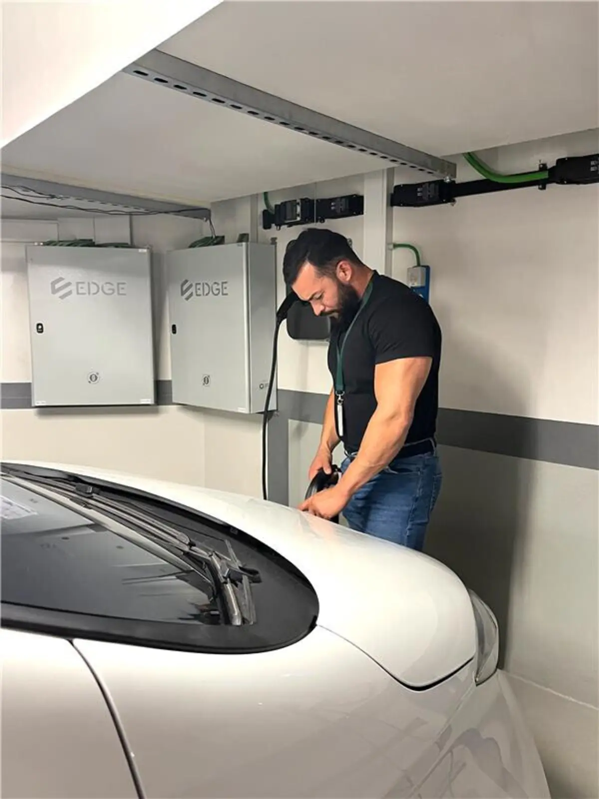 Imagem de contexto do artigo Solução portuguesa triplica fornecimento de energia e multiplica por cinco carregamentos simultâneos em condomínios