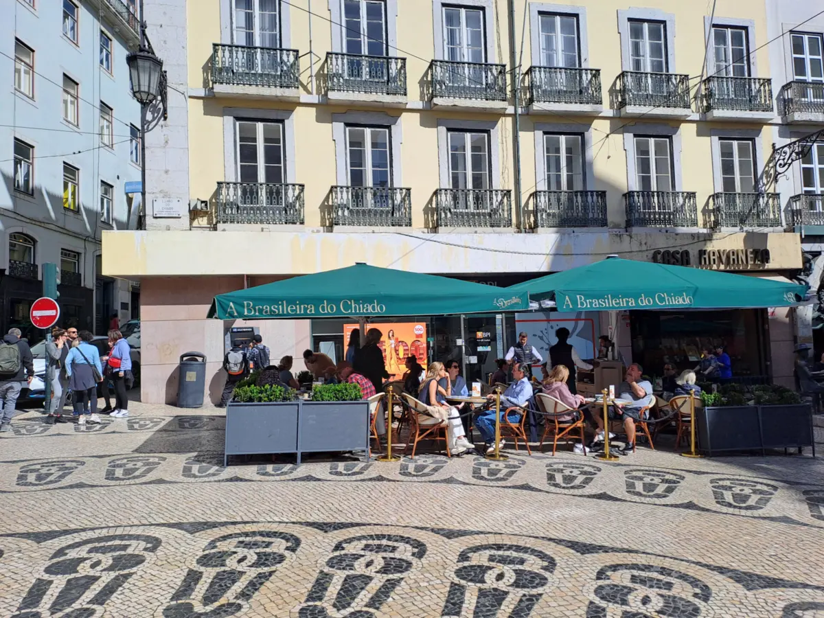 Imagem de contexto do artigo Os espiões da II Guerra em Lisboa: do champanhe ao triciclo, códigos no soutien e partituras de Wagner