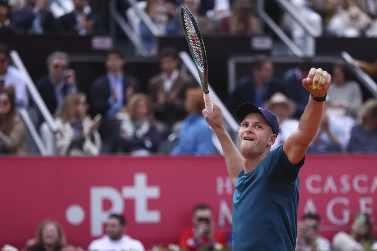 O polaco Hubert Hurkacz conquistou o primeiro título da carreira em terra batida