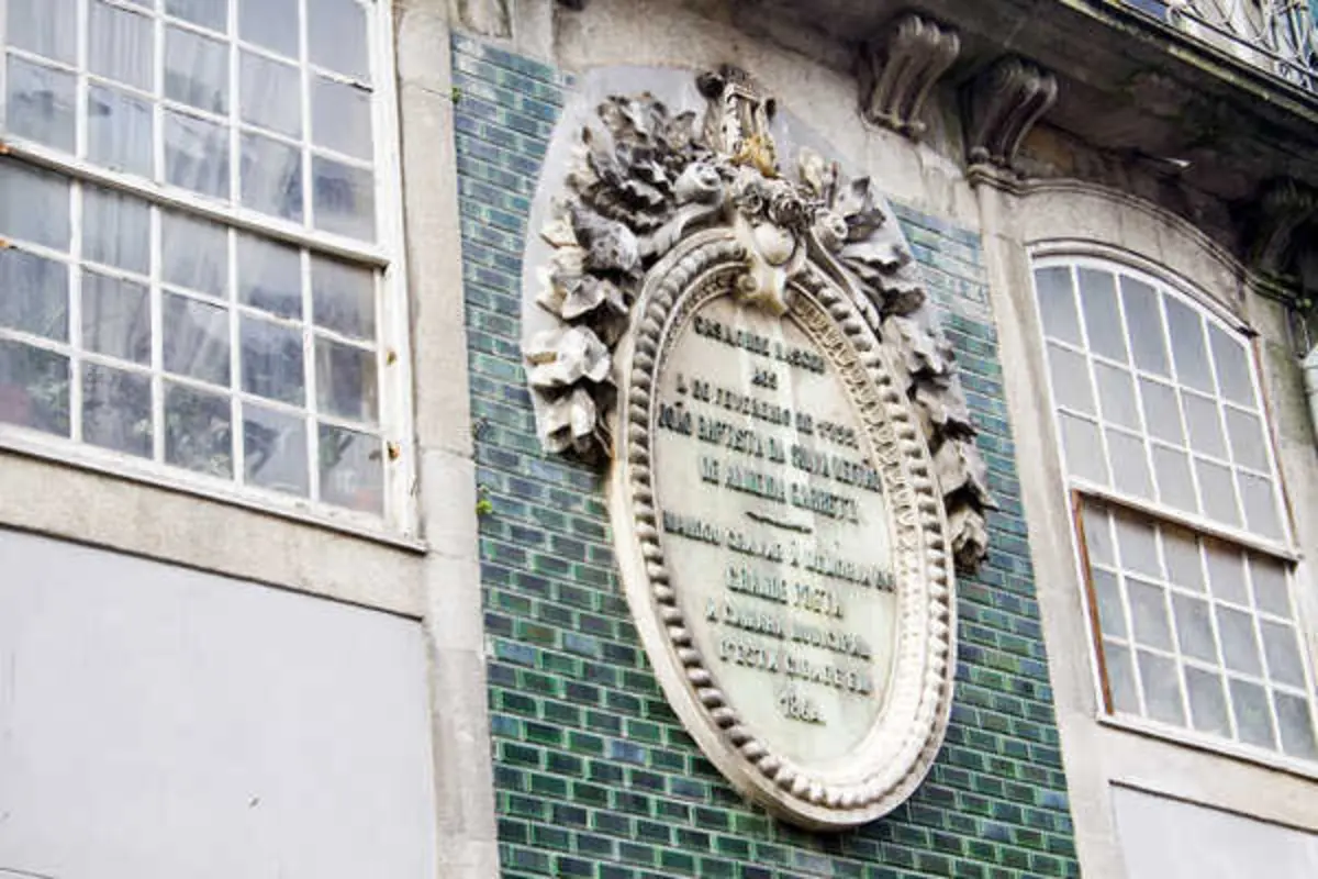 Imagem de contexto do artigo "Vulto mais importante da cultura portuguesa." Grupo de cidadãos lança petição para salvaguardar casa de Almeida Garrett