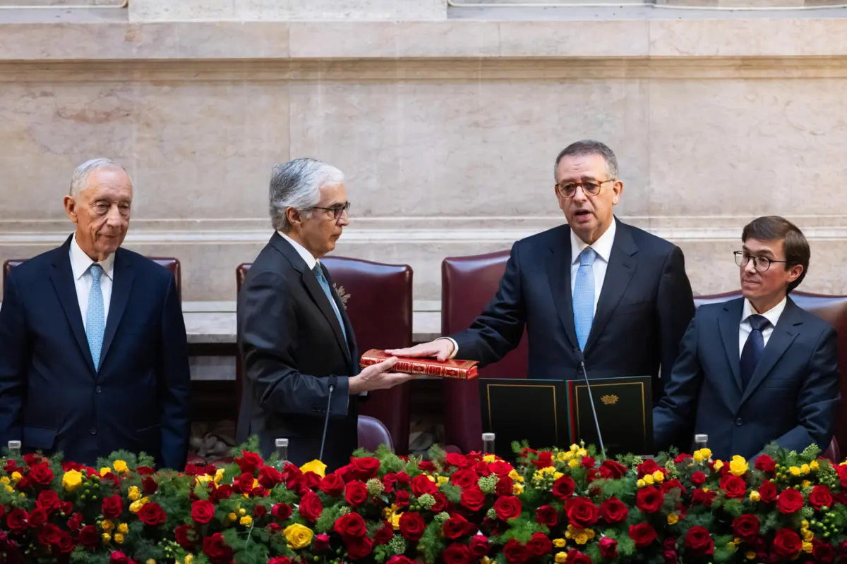 Imagem de contexto do artigo António José Seguro prestou juramento sobre a Constituição