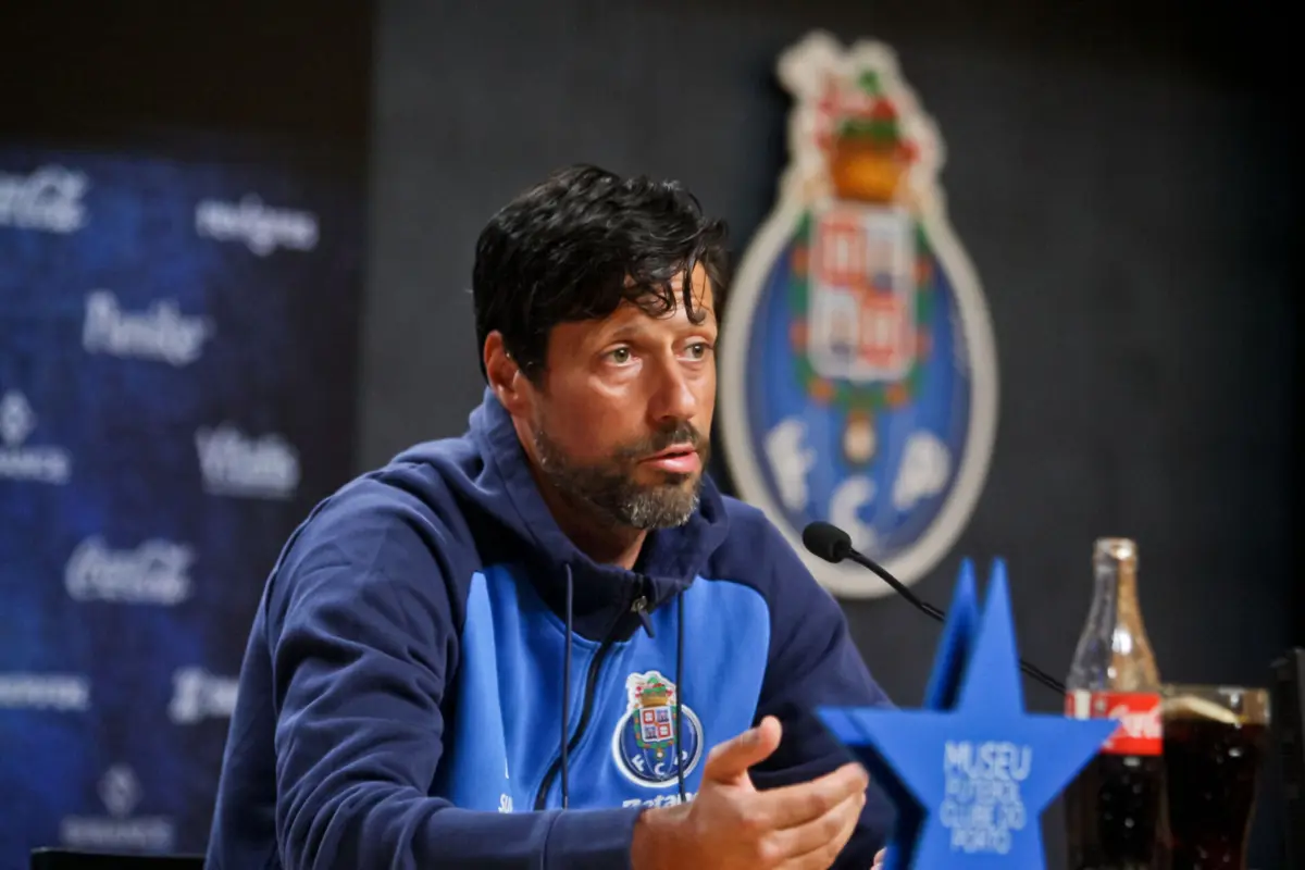 Imagem de contexto do artigo Vítor Bruno garante que FC Porto vai "encharcar o equipamento de suor" no clássico