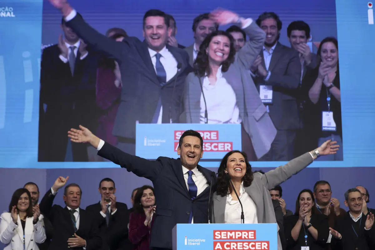 Imagem de contexto do artigo Reeleito líder da IL, Rui Rocha quer "acelerar" o país. Mariana Leitão entra na corrida a Belém