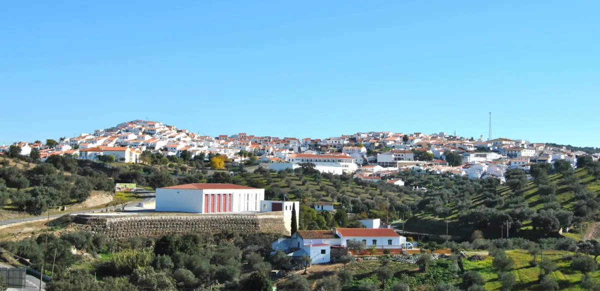 Imagem de contexto do artigo Mais de mil palavras e uma gramática: Barrancos lança dicionário do barranquenho, "um dialeto vivo que deve ser preservado"