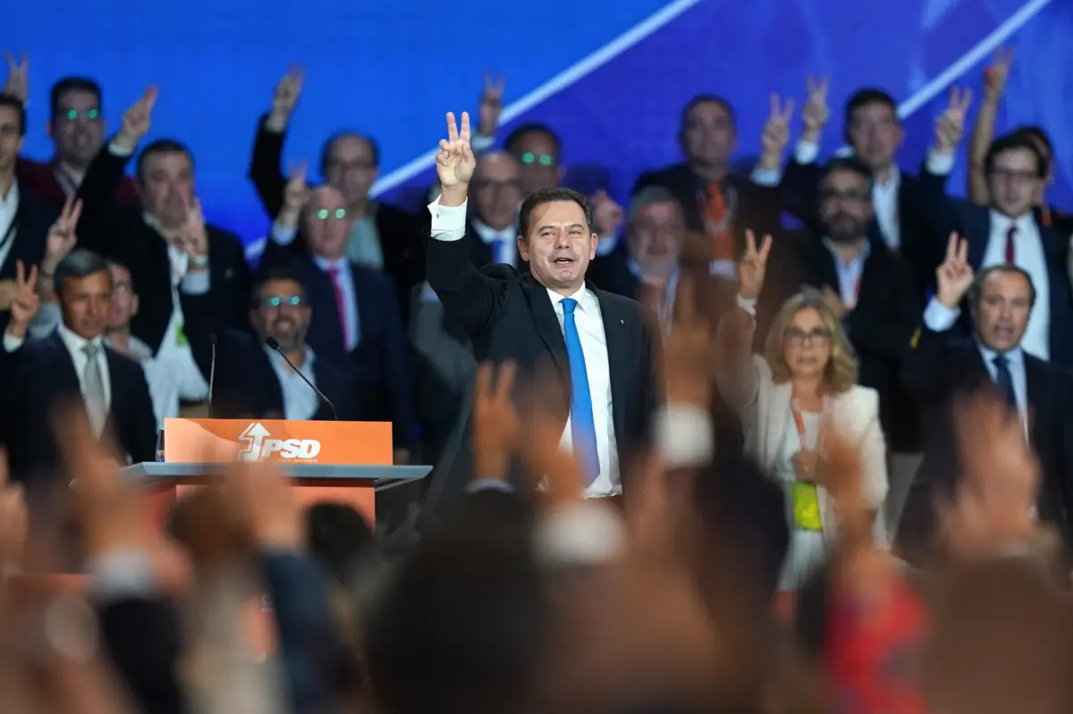 Imagem de contexto do artigo Congresso do PSD: PCP diz que "principais problemas" ficaram de fora, Livre vê "aproximação" à extrema-direita e PAN fala em "mão cheia de nada"