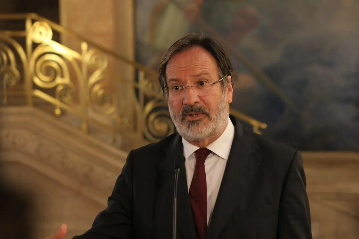 Imagem de contexto do artigo Alberto Martins: "Votar tem uma força especial. Custou muito a muita gente alcançar a possibilidade de votar, honrem-na"