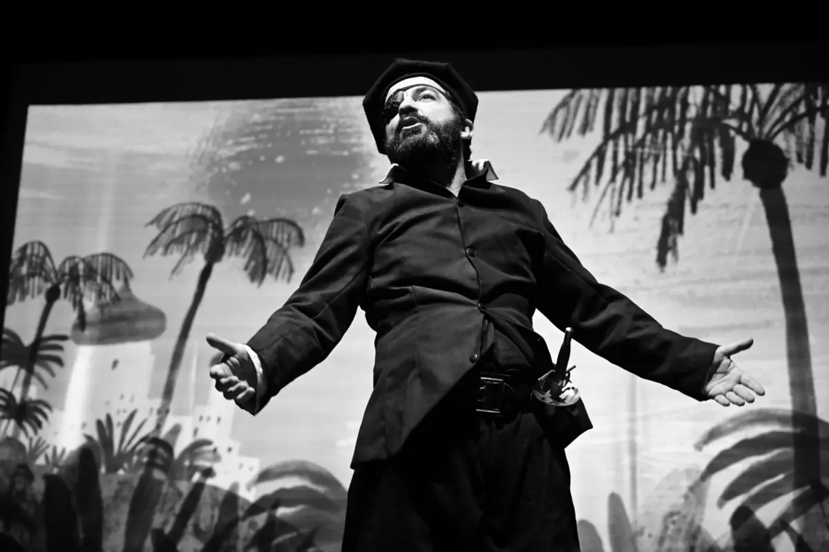 O ator Adérito Lopes, da companhia de teatro A Barraca foi agredido na terça-feira à noite por um grupo de extrema-direita, em Lisboa