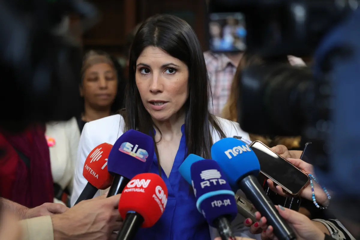 Imagem de contexto do artigo BE quer debate sobre RASI 2024 no Parlamento após agressão a ator por grupo de extrema-direita