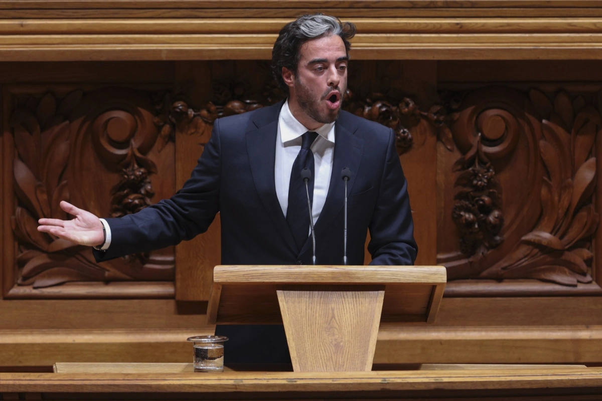 Imagem de contexto do artigo IL quer isenção sobre mais-valias de imóveis e insiste em duas taxas de IRS