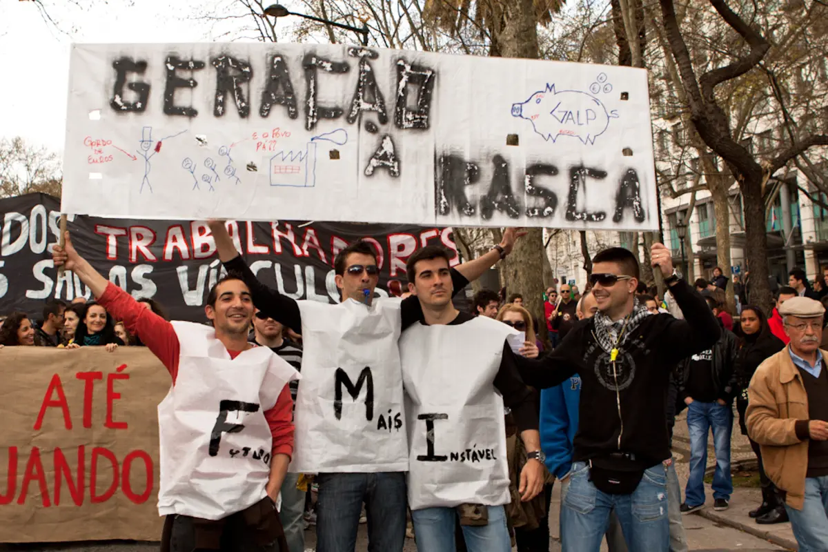 Imagem de contexto do artigo "Contrarreforma laboral" atira país para o pré-Geração à Rasca