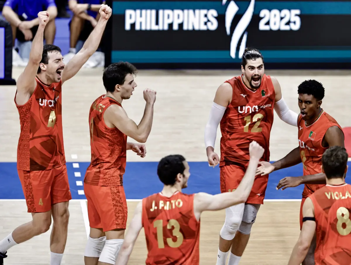 Depois do difícil triunfo frente ao último classificado do grupo, Portugal ficou a aguardar pelo desfecho do segundo embate do dia