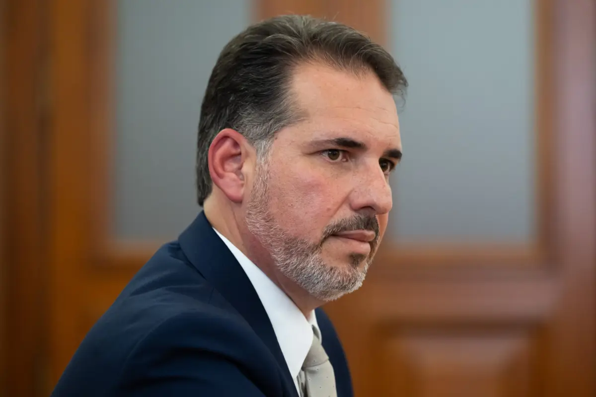 Imagem de contexto do artigo "Uma farsa." Suspensa audição do advogado da mãe das gémeas na comissão de inquérito