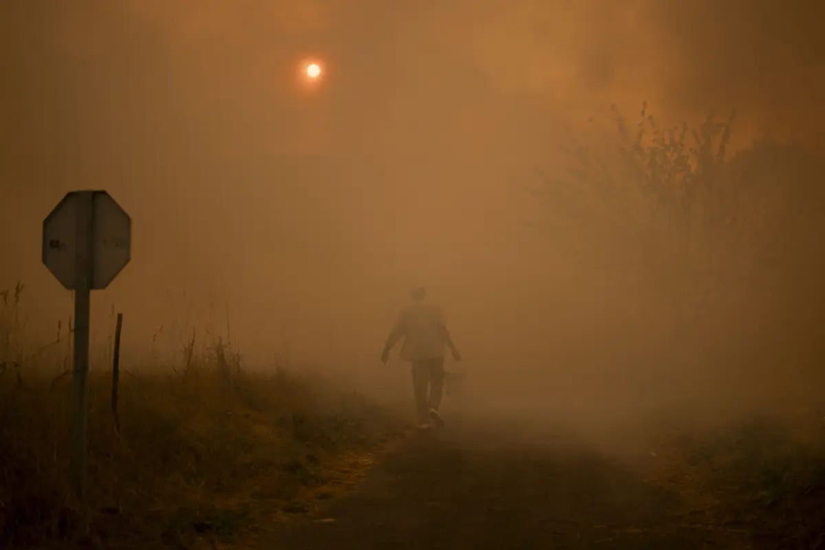 Imagem de contexto do artigo Sobe para quatro o número de mortos nos incêndios de Espanha