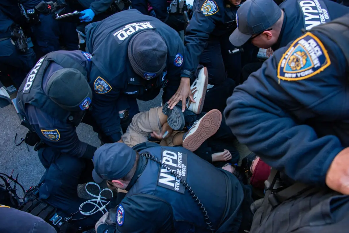 Imagem de contexto do artigo EUA preparam-se para exigir "história digital" a quem quer entrar no país