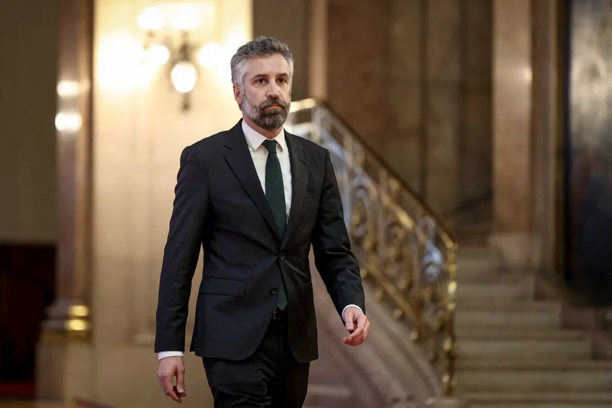 O entendimento do PS é pela viabilização apenas se a AD se aproximar das posições socialistas