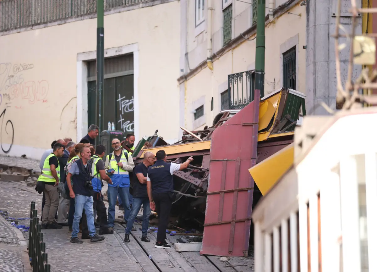 Imagem de contexto do artigo Elevador da Glória: sobe para 17 número de mortos, acidente envolveu 38 pessoas de pelo menos dez nacionalidades