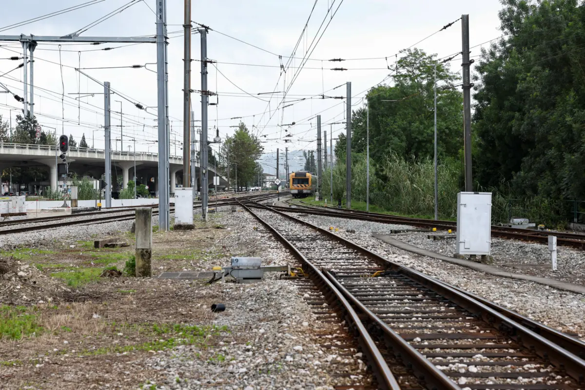 Imagem de contexto do artigo Governo rejeita privatização da CP, mas vai avançar com subconcessões