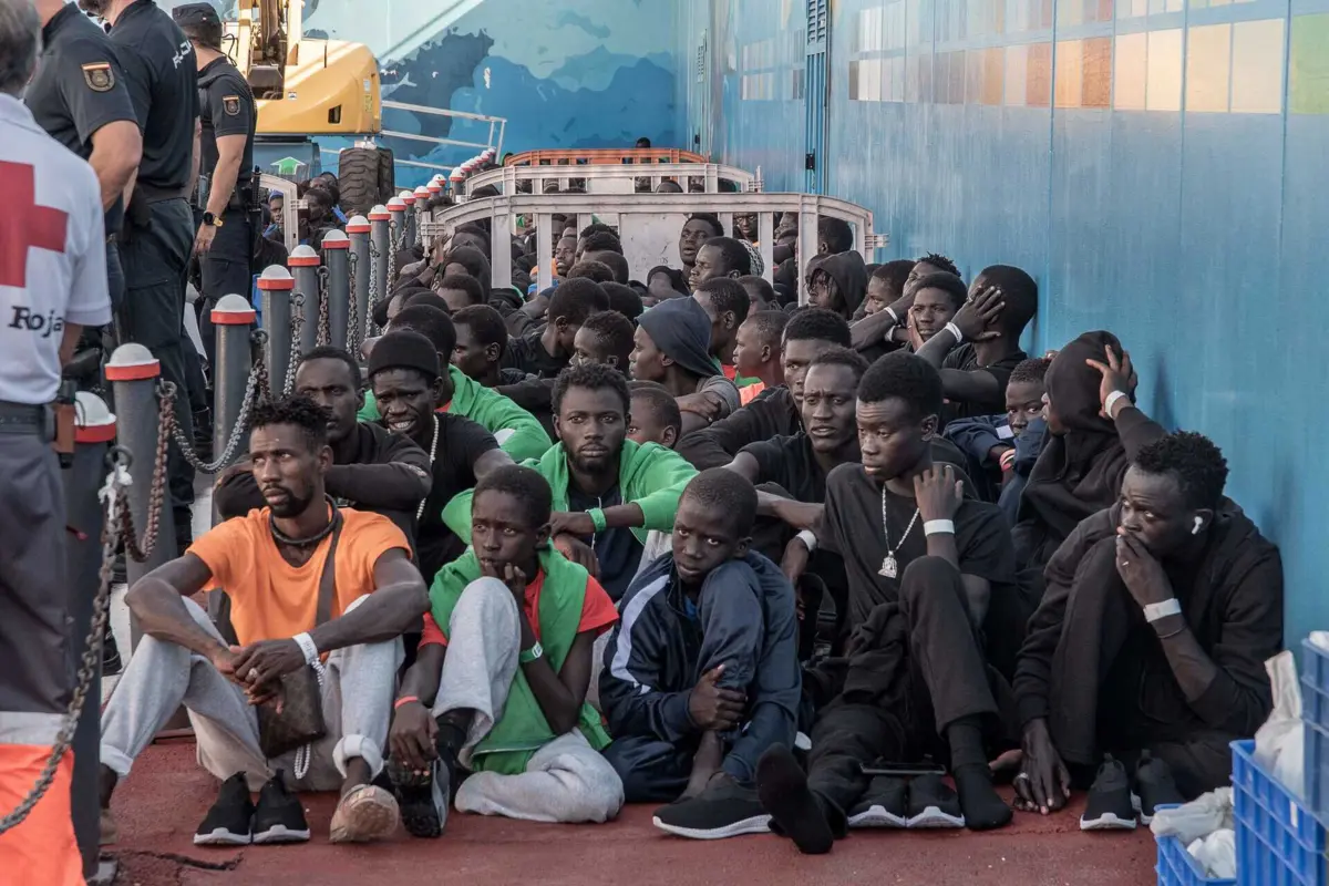 O radar da Guardia Civil detetou uma embarcação a cerca de 24 quilómetros a sul de Gran Canária