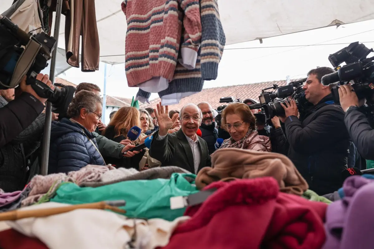Imagem de contexto do artigo "Reconhece que não vai à segunda volta." Marques Mendes diz que voto em Cotrim "é inútil"