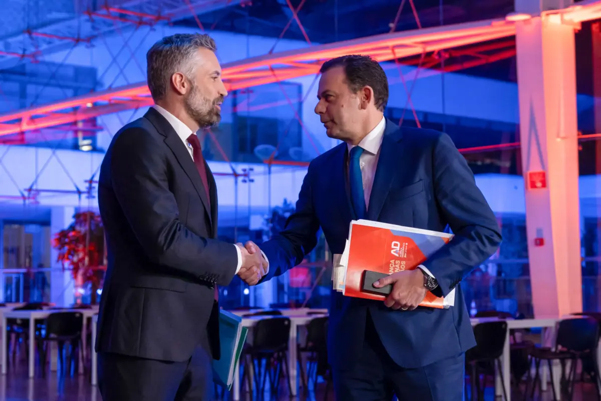 Imagem de contexto do artigo Segundo dia de campanha arranca com debate derradeiro nas rádios